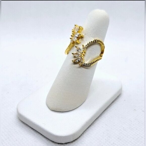 Gold Tone Gradient Sized Marquise Stones with Curved Pavé Lines NWT - Picture 4 of 8